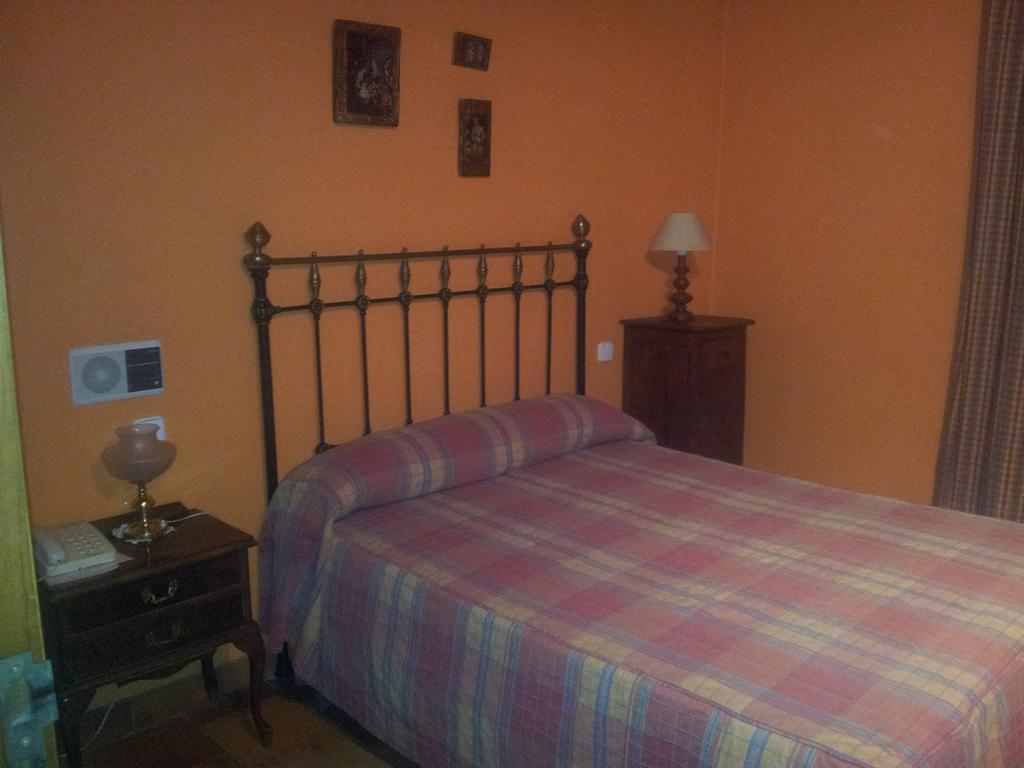 Posada El Zaguan Turégano Szoba fotó